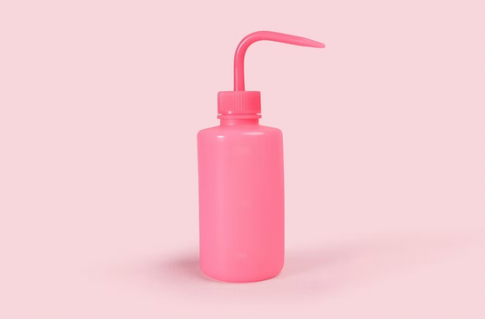 Rosa Wasserfläschchen – Lash & Beauty Tool